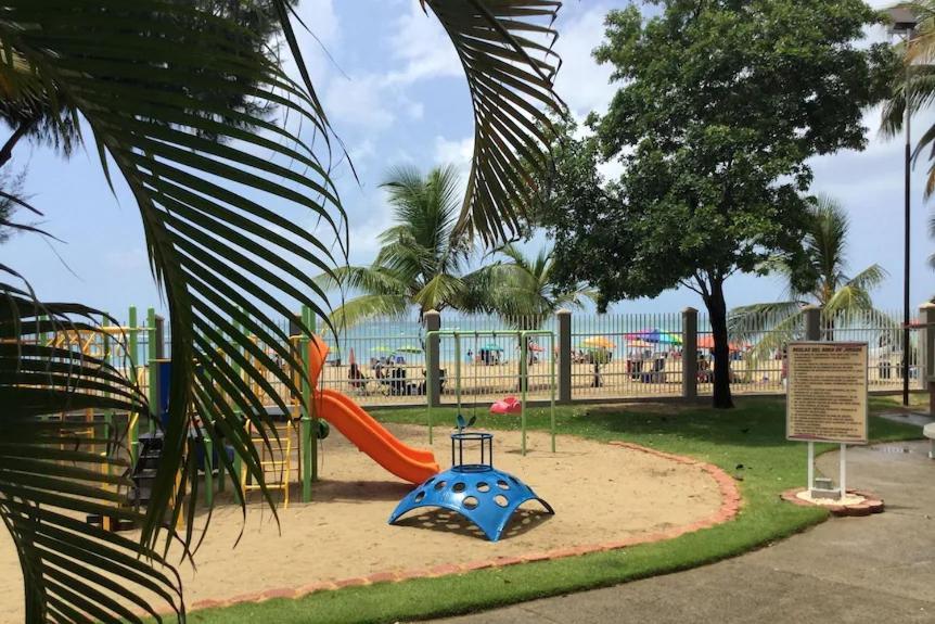 Downtown Beachfront Isla Verde Luxury Apartment Сан Хуан Екстериор снимка