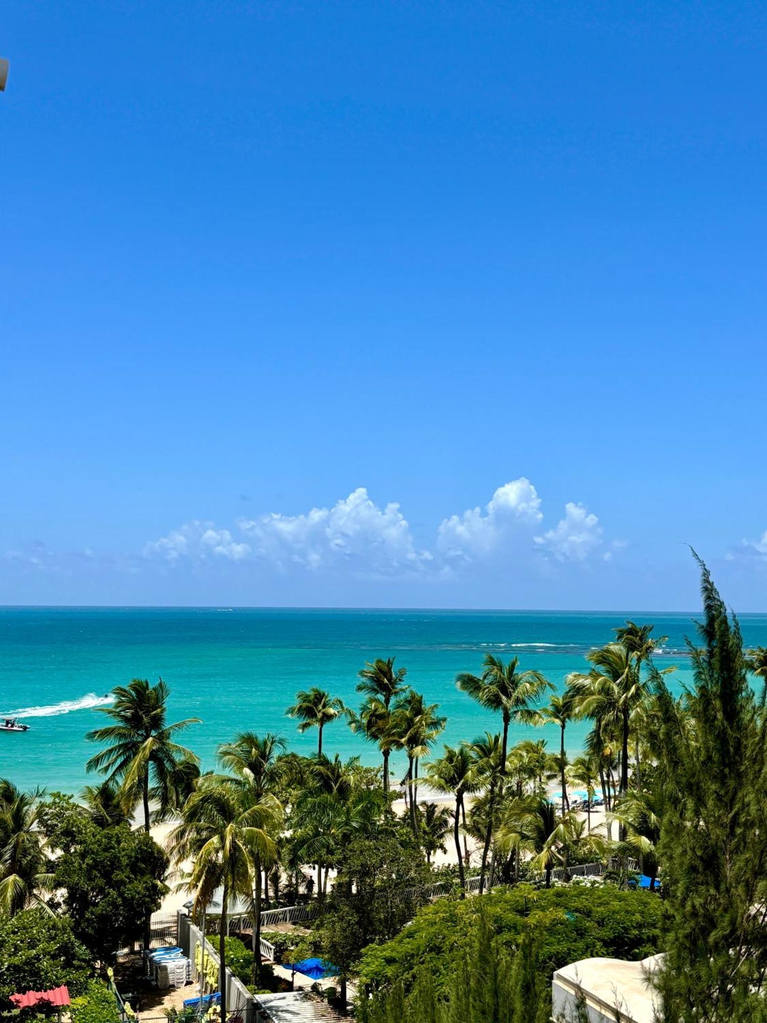 Downtown Beachfront Isla Verde Luxury Apartment Сан Хуан Екстериор снимка