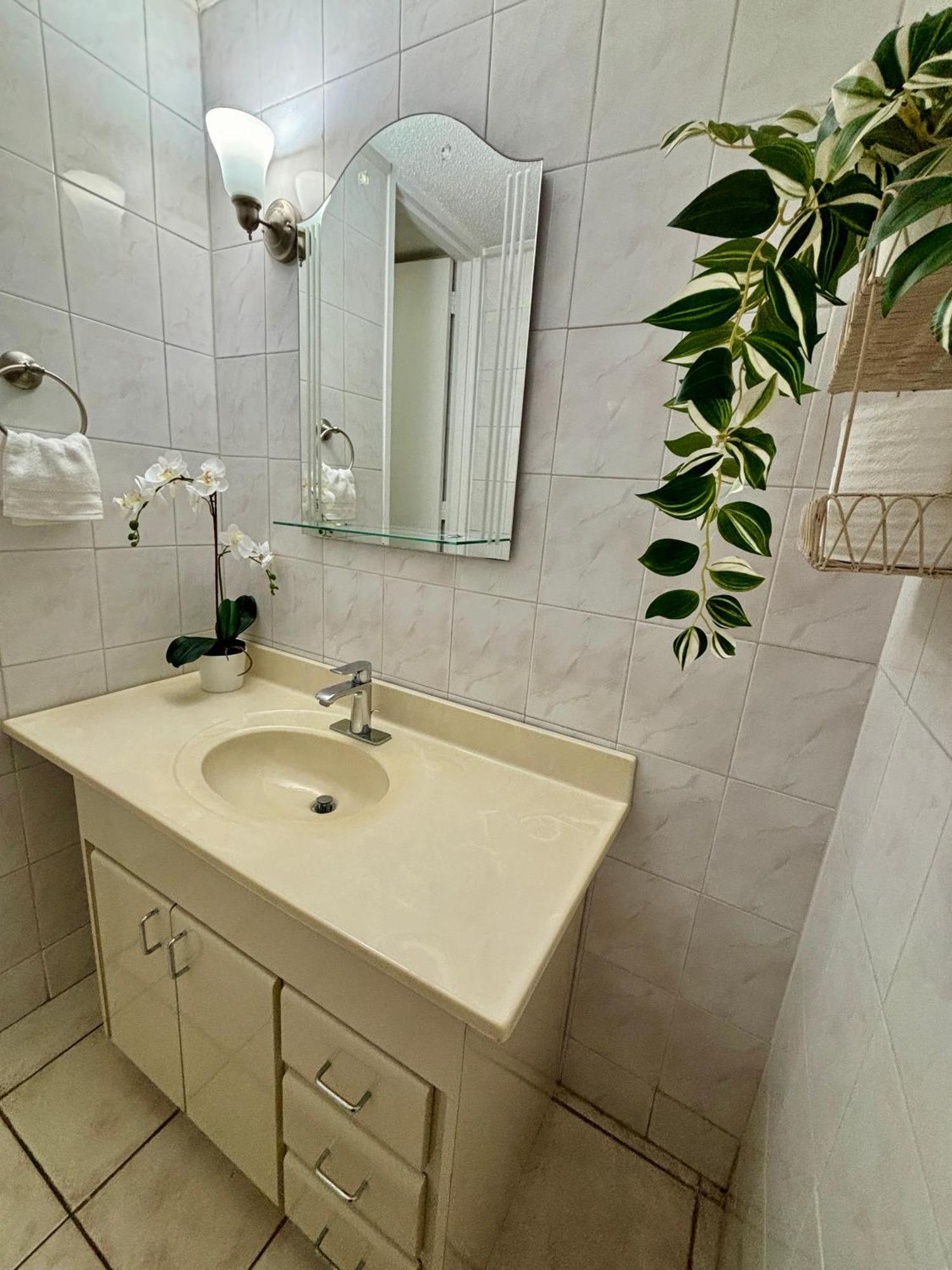 Downtown Beachfront Isla Verde Luxury Apartment Сан Хуан Екстериор снимка