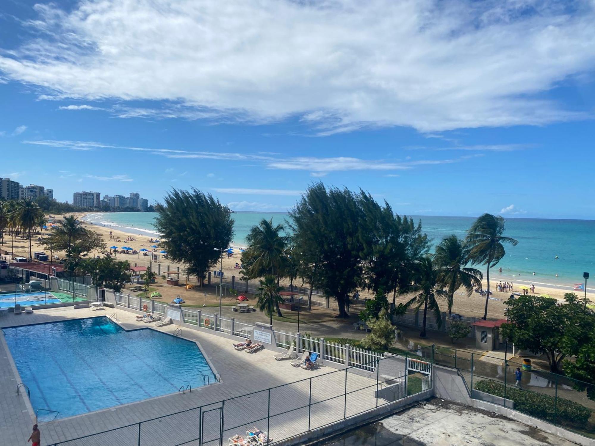 Downtown Beachfront Isla Verde Luxury Apartment Сан Хуан Екстериор снимка